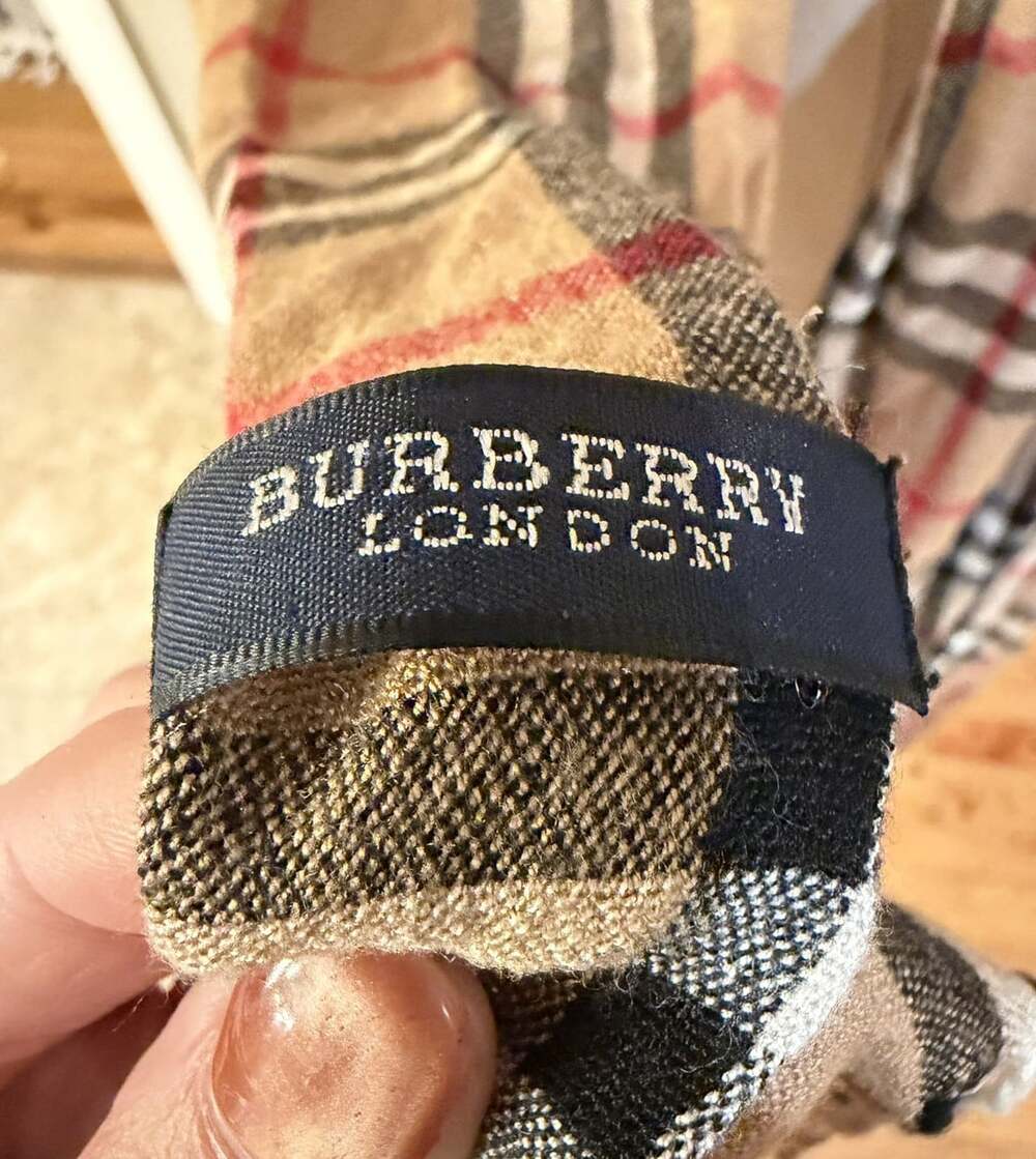 Burberry London Nova Check Plaid Lightweight Oversized Scarf Wrap 23x66 Fringe - Picture 3 of 12